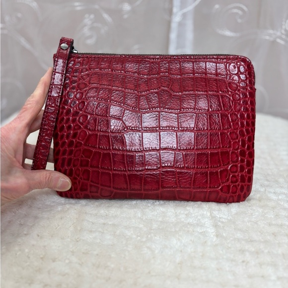 Patricia Nash Cassini Red Leather Wristlet - Picture 1 of 14